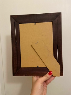 PORTARETRATO MADERA 15X21 CM - comprar online
