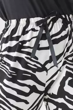 PIJAMA CEBRA en internet