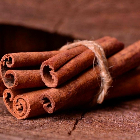 CANELA EM PAU