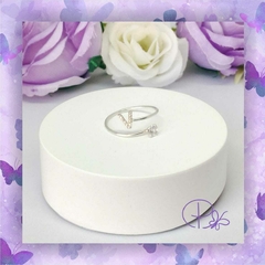 Anillo letra V