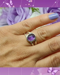 Anillo de piedra natural