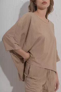 REMERA AMARA en internet