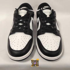 [NIKE] Dunk Low 'Panda' en internet