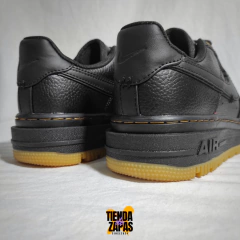 [NIKE AIR FORCE 1] LUXEBLACK en internet