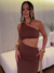 Vestido Um Ombro Chocolate Zuri na internet