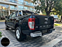 Imagen de Ford Ranger Xlt 3.2D 4X4 Automática con 270.000km impecable