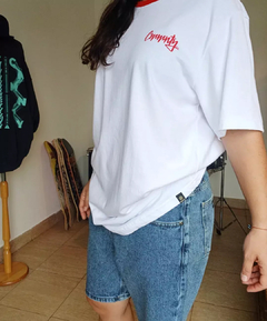 Remera oversize en internet