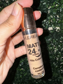 Corretivo matte HudaBeauty - comprar online