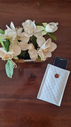 PORTACELULAR CUERO PU BLANCO en internet