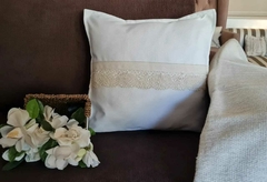 FUNDA GABARDINA BLANCA CON DETALLES NATURAL
