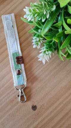 LLAVERO ESTAMPA FLOREADA VERDE