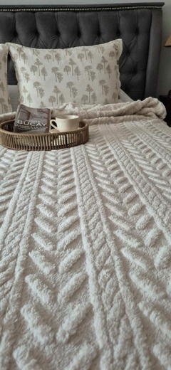 MANTA CORDERITO LABRADO JACKARD NATURAL - HOMEMADE