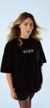 CAMISETA OVERSIZED CRY ME AN OCEAN na internet