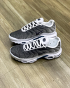 Nike Air Max TN Plus 1 - Cinza e Branco