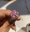 Anel flor pink cravejada. Tam 18. Prata 925