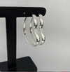 Argola coração fio quadrado. Prata 925