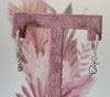 argola cravejada com pingente gota. prata 925