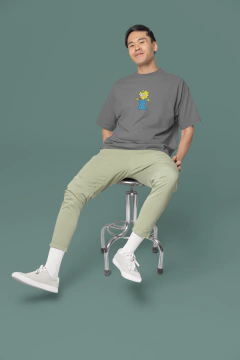 Camiseta Oversized - Maggie - Plumarium Clothes® - Bordados Personalizados