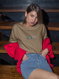 Camiseta Oversized - Levi