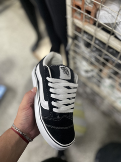 Vans Knu School