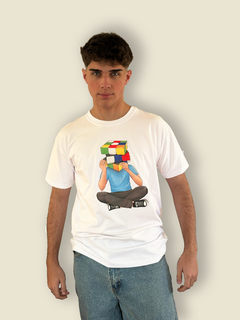 Imagen de REMERA COLOR: Más Allá del Cubo