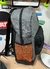 MOCHILA BASIC FEDERAL ART CINZA/LARANJA na internet