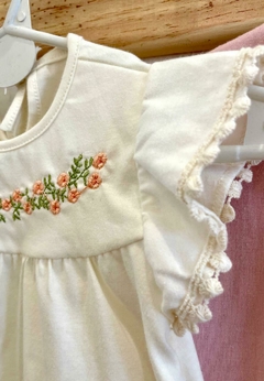 Musculosa Bordada en internet