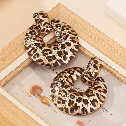 Pendientes colgantes con estampado de leopardo de inspiración boho chic para mujeres