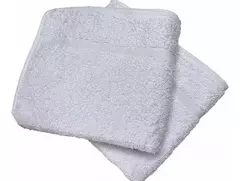 2 Toallas de rostro blancas