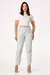 CALCA JEANS MOM MODELADORA DE CINTURA ALTA - COR CINZA CLARO - comprar online