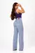 CALCA JEANS WIDE LEG MODELADORA DE CORTE SOFISTICADO E CINTURA ALTA - AZUL CLARO na internet