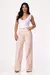 CALCA JEANS WIDE LEG MODELADORA DE CORTE SOFISTICADO E CINTURA ALTA - COR ROSA BEBE - comprar online