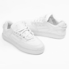 TENIS TESLA ALL WHITE na internet