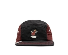BONÉ ÖUS 5 PANEL PHIBO NBA HEAT
