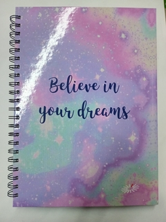 Cuaderno A4 tapa dura Arwen Rayado - Librería  Siete Colores