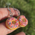 BRINCO DONUTS DE CHOCOLATE E CONFETES na internet