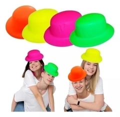 Sombrero Bombin Plastico FLUO Liso Bulto x 60 unid. Colores surtidos