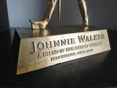 Estatuilla Promocional Jhonnie Walker na internet