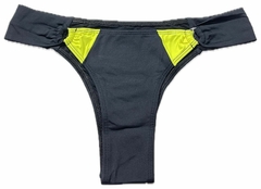 1579 Tanga normal lisa com argolas e lateral dupla