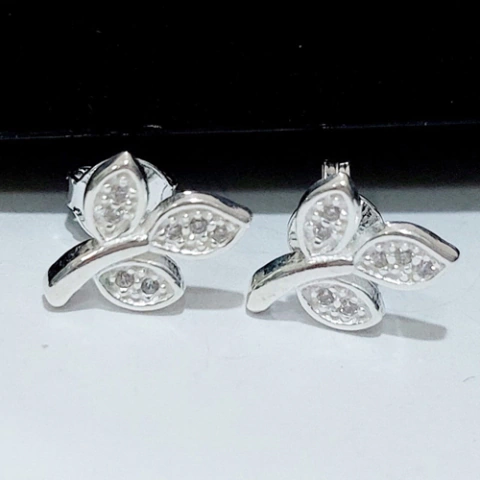 Brinco Folhinhas em Prata 925