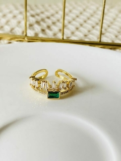 Anillo dorado circón grande verde
