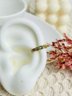 Earcuff – Cadena con circón verde