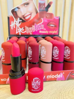Labial Rojizos Lips Matte