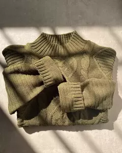 Sweater POLERA BUFFY Aceituna - Petra tienda de bikinis