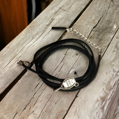 Pulseira Courinho Preta Com Pingente Beach Tênnis