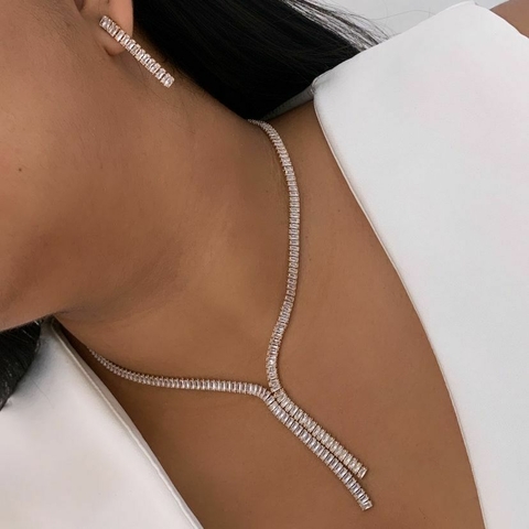 Conjunto brinco e colar rivieira gravatinha