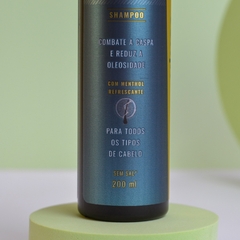 Shampoo Anticaspa Cetoconazol 1% - Essence Rio