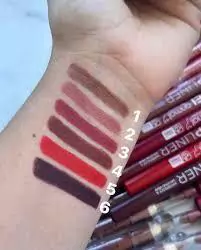 Lapiz delineador de labios TEI + sacapuntas en internet