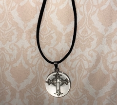 Cross luv choker en internet