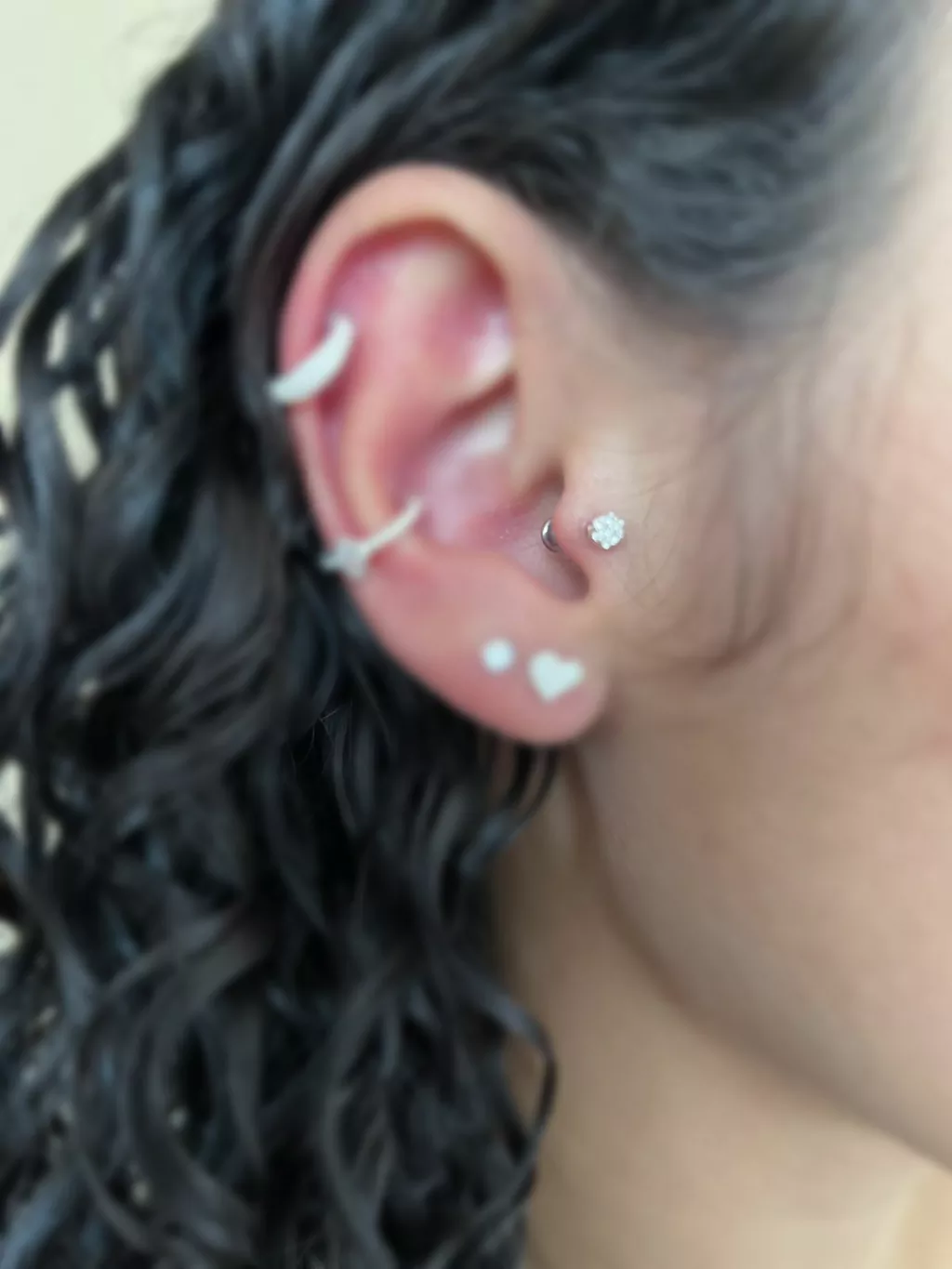 Piercing Tragus Redondo com zircônia